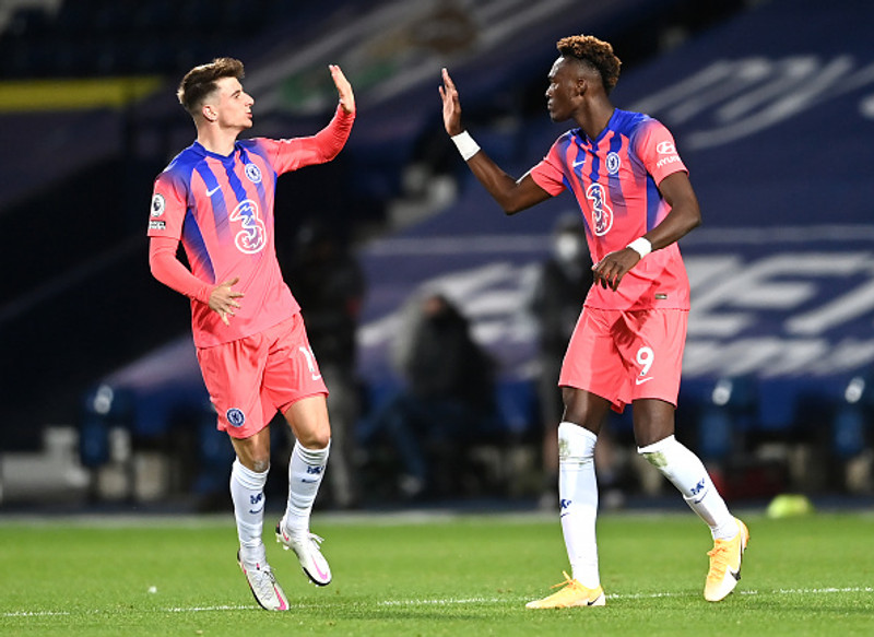 Mason Mount og Tammy Abraham.