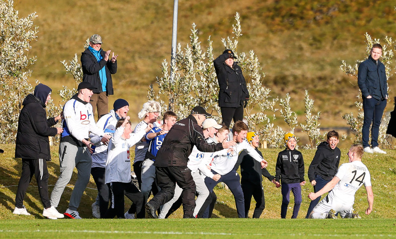 Myndaveisla: KFS í 3. deildina eftir sigur á Hamri