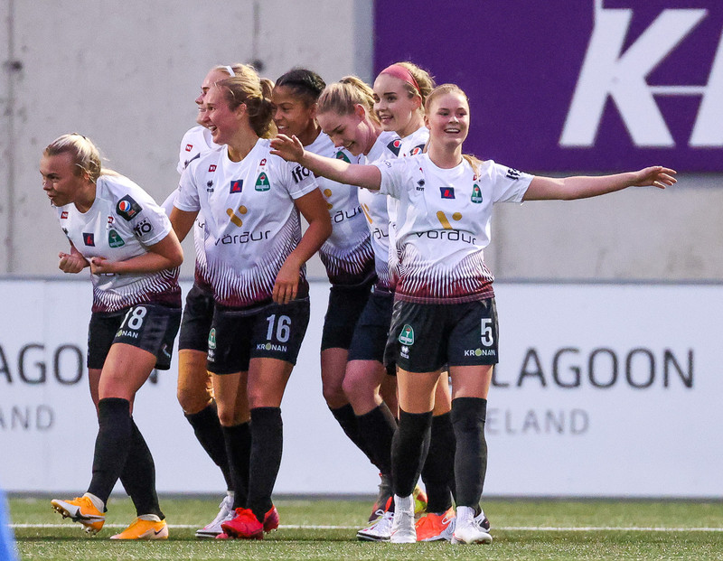 Kvennalið Breiðabliks fær Drago-styttuna.