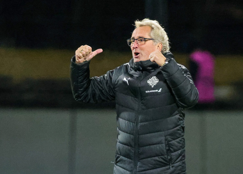 Erik Hamren getur gert margar skiptingar í kvöld.