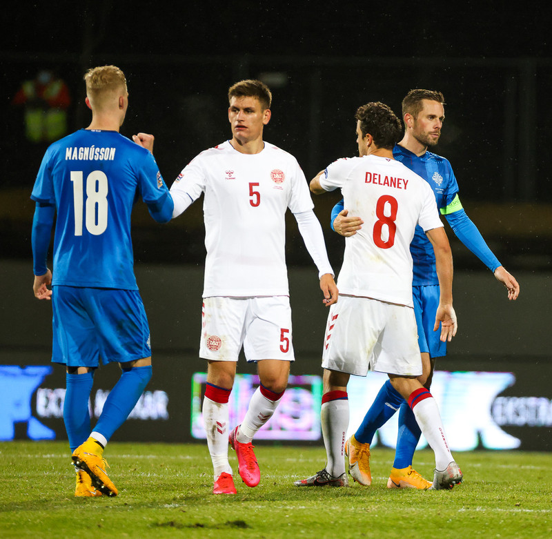 Landsleikurinn gegn Englandi í hættu vegna ferðabanns