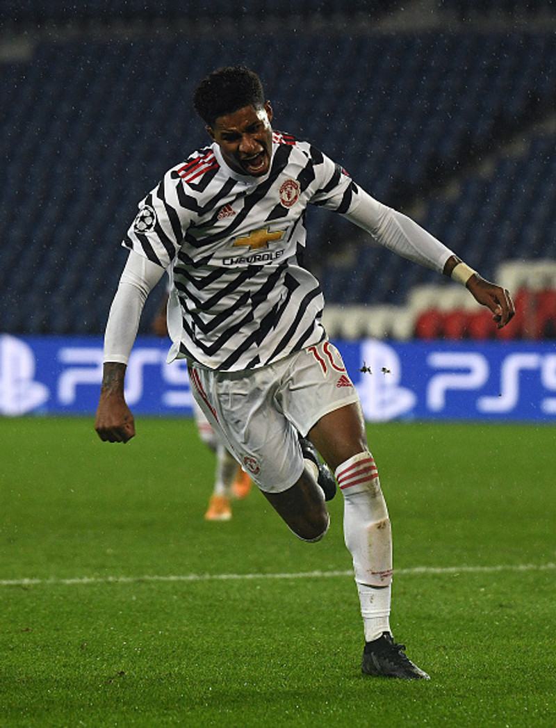 Rashford fagnar sigurmarki sínu.