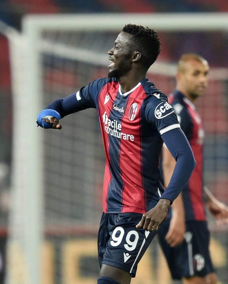 Musa Barrow spilar með Bologna á Ítalíu