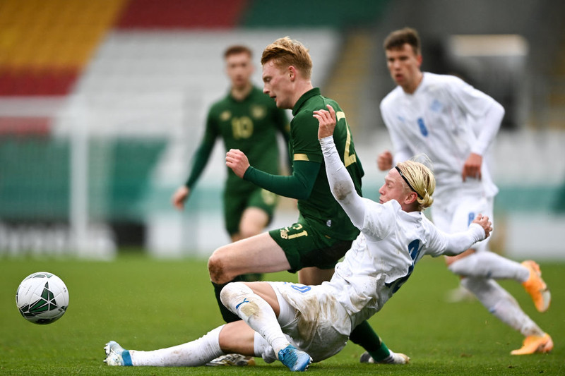 EM U21: Dramatískt sigurmark gegn tíu Írum
