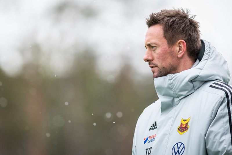 Burchnall var 29 ára þegar hann fékk tækifæri til að gerast aðstoðarþjálfari Sarpsborg í Noregi.