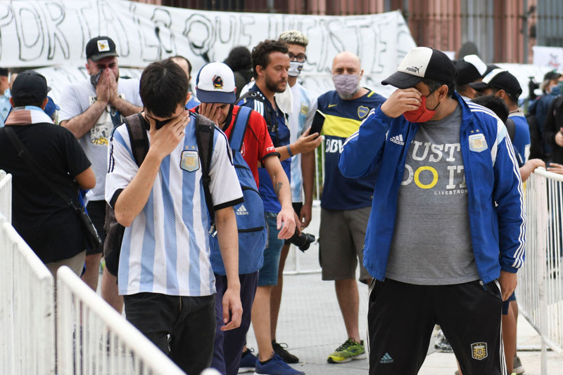 Myndir: Tárin flæða í Argentínu eftir fráfall Maradona