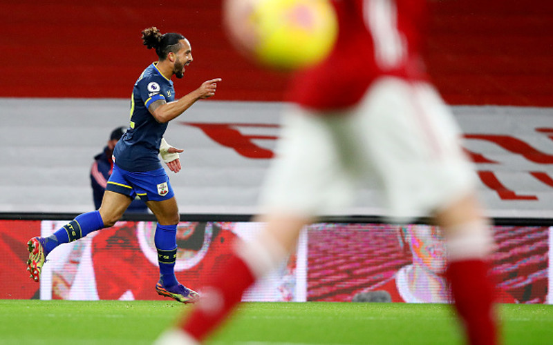Theo Walcott samdi við Southampton í sumar.