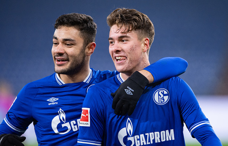 Matthew Hoppe ásamt Ozan Kabak sem lék með Liverpool á síðustu leiktíð.