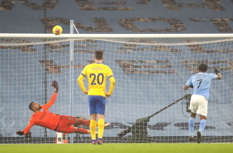 Raheem Sterling er óvinsælasti maðurinn í Fantasy heiminum eftir að hann setti þetta víti yfir í vikunni.