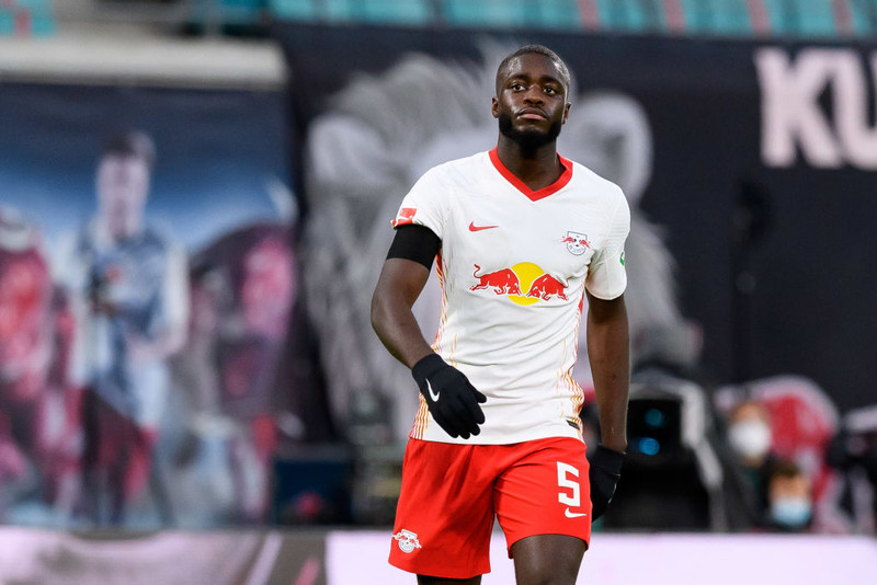 Upamecano fer ekki strax til Bayern - Óvenjuleg klásúla