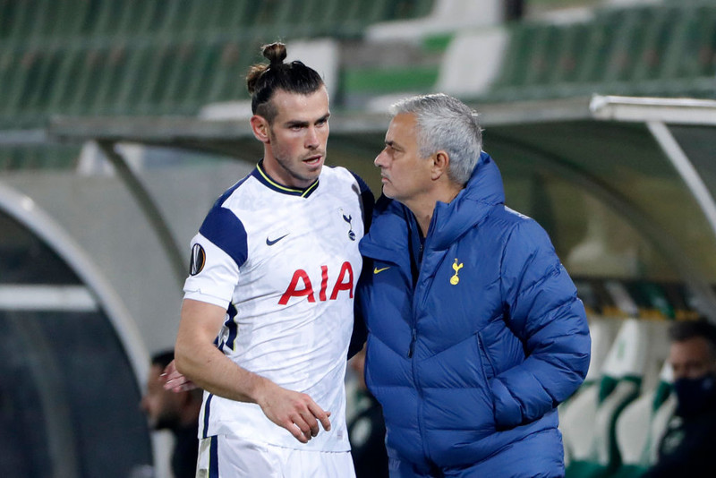 Byrjunarlið ensku liðanna: Dean ver mark Utd - Dele og Bale byrja