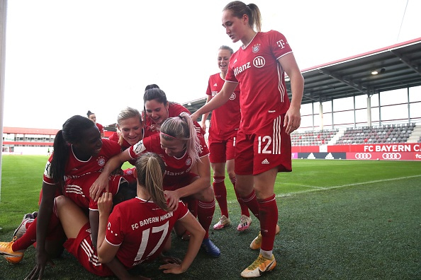 Bayern er á toppi þýsku úrvalsdeildarinnar og hefur unnið alla 14 leiki sína í deildinni.