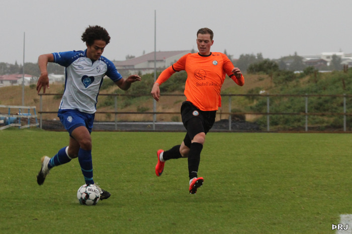 Mér finnst ég þurfa að bæta það í mínum leik að færa það sem ég geri vel á æfingum inn í leikina