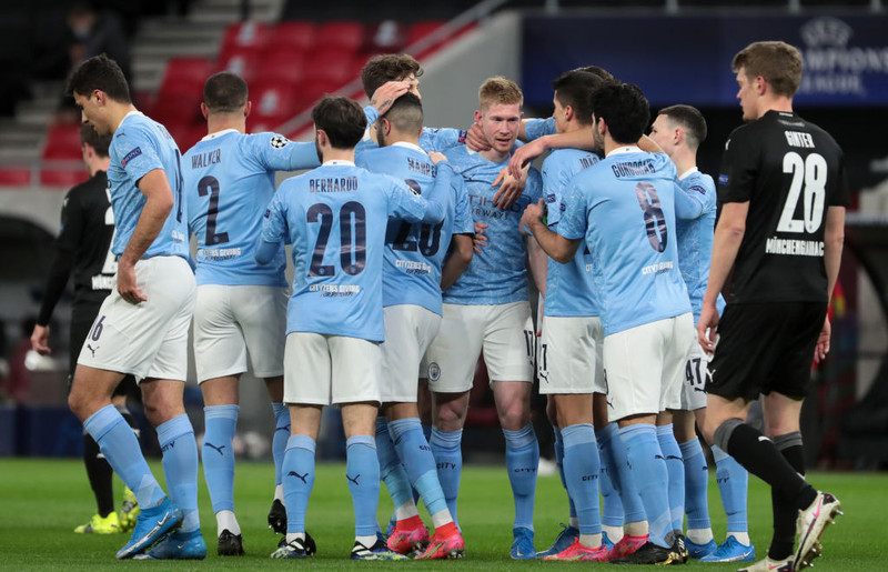 Þrír varnarmenn Man City eru meðal fimm efstu varnarmanna í fantasy deildinni