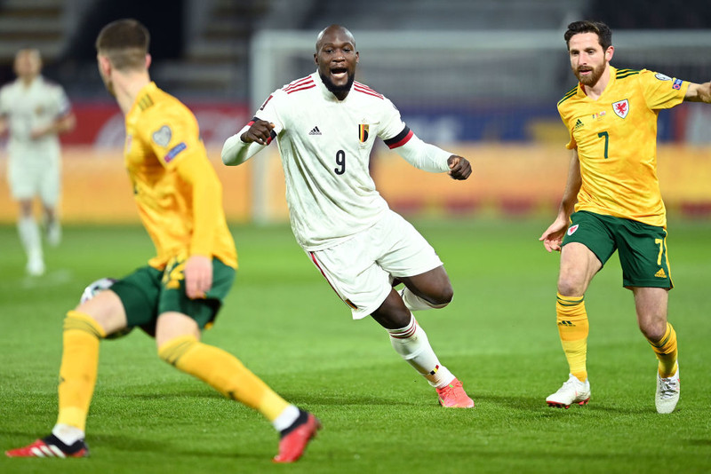 Lukaku byrjar.