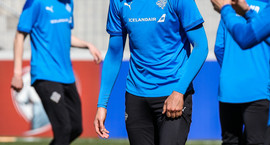 Íslenskur slúðurpakki - Níu dagar í gluggalok