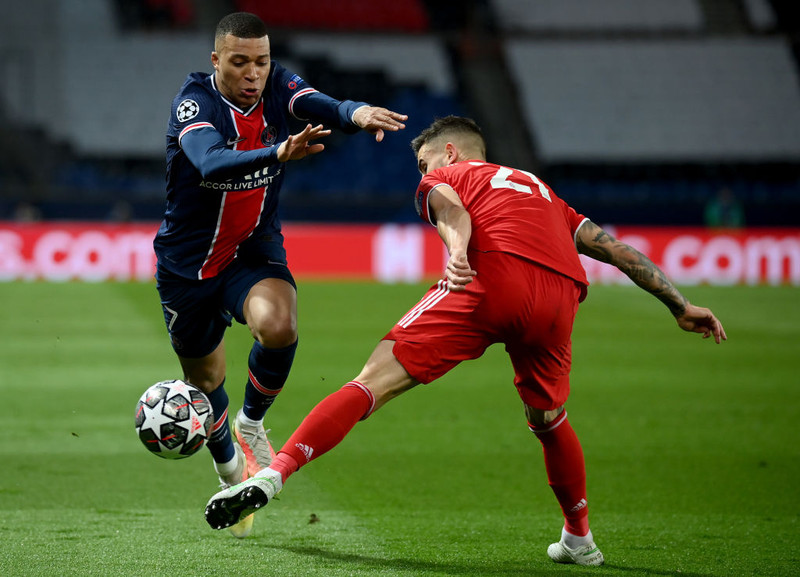 Mjög slæm mistök aðstoðardómarans - Mbappe var réttstæður