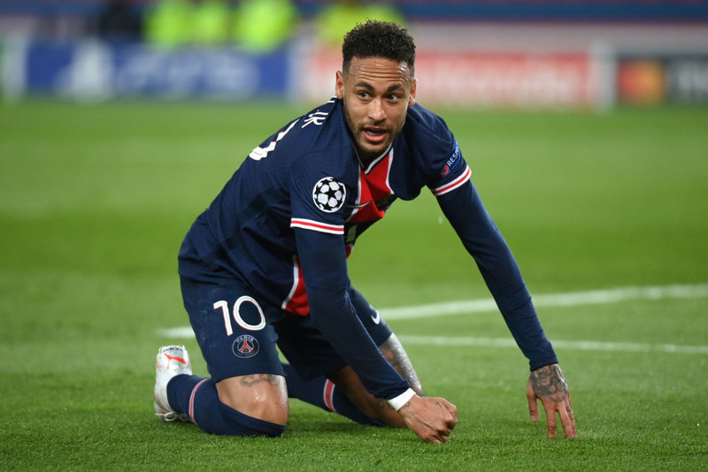 Neymar verður hjá PSG til 2026