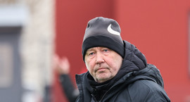 Sviptu hulunni af Loga Ólafs sem sagði af sér um leið