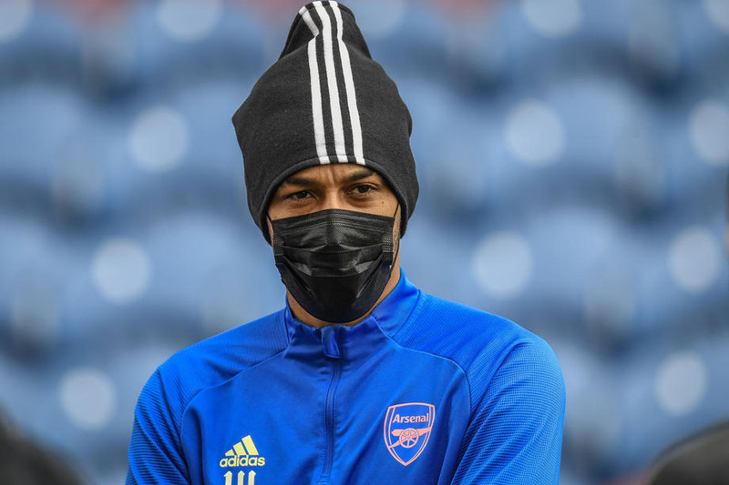 Arteta tekur fyrirliðabandið af Aubameyang