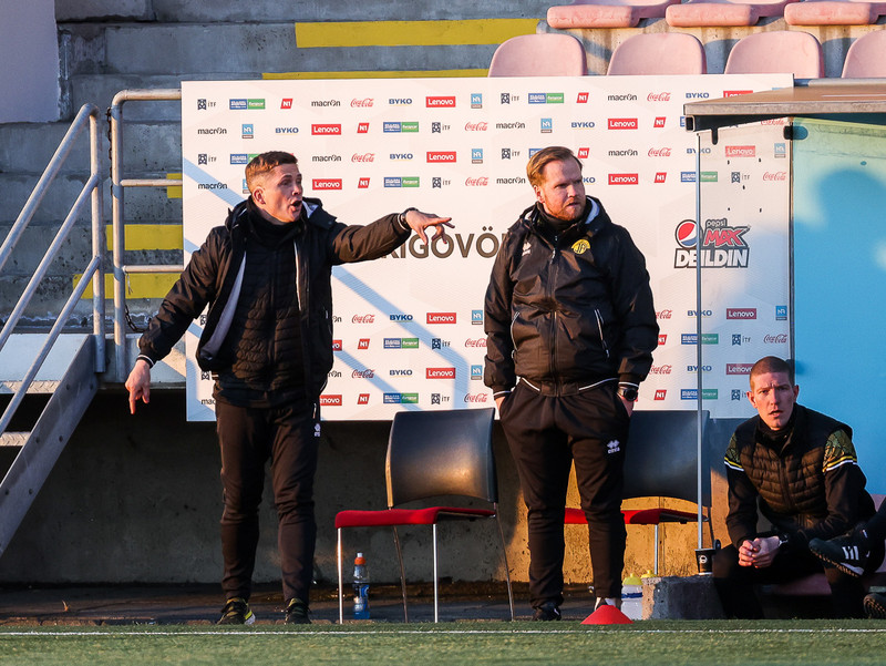 Jói Kalli og Fannar sameinaðir á ný. Fannar er hér á milli Jóa Kalla og Arnós Snæs styrktarþjálfara.