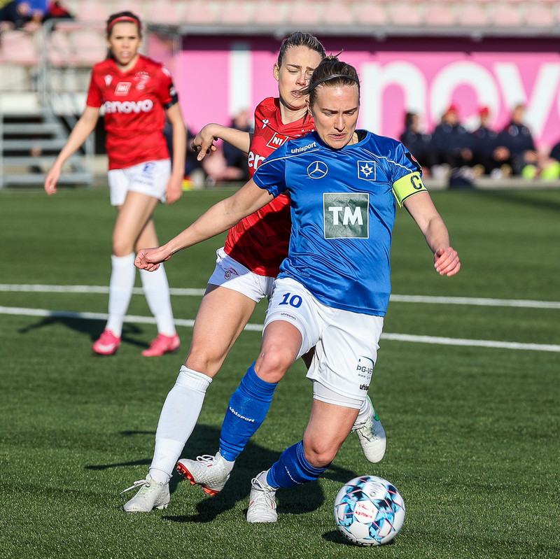 Myndaveisla: Valur vann Stjörnuna í fyrsta leik
