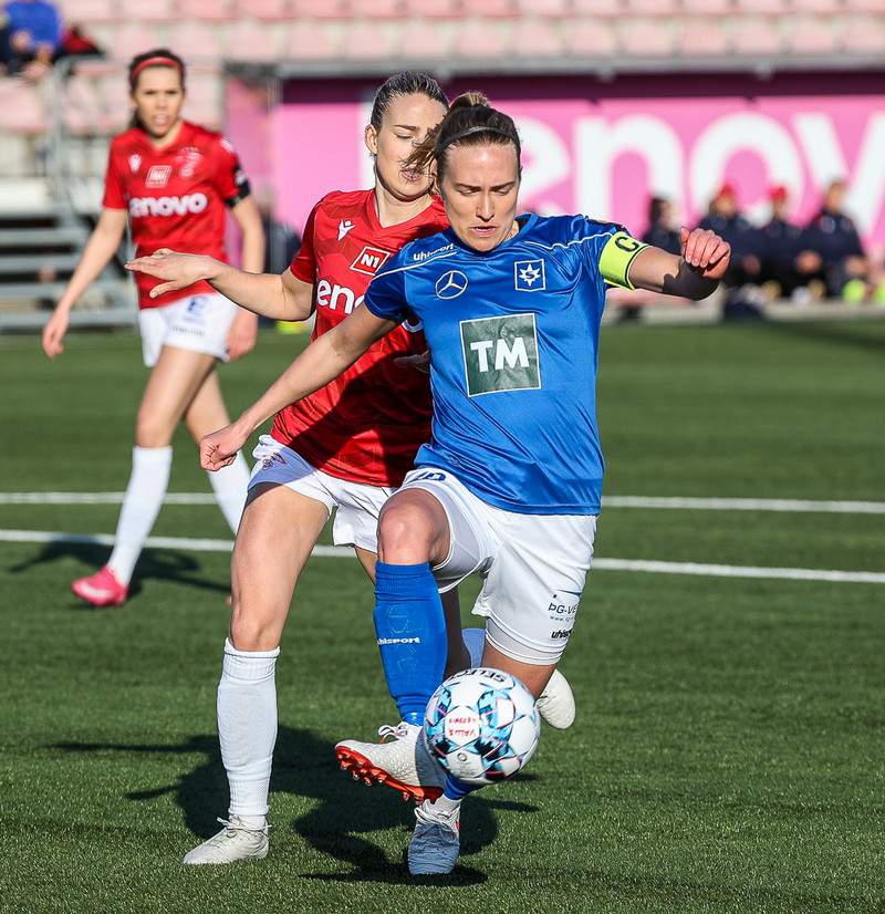 Myndaveisla: Valur vann Stjörnuna í fyrsta leik