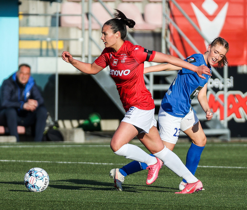 Myndaveisla: Valur vann Stjörnuna í fyrsta leik