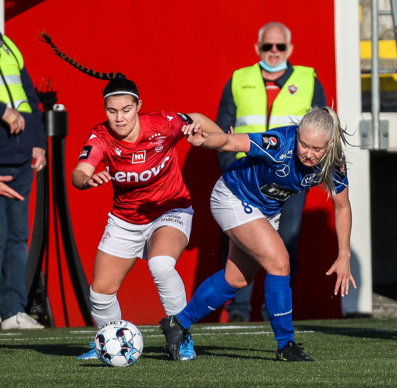 Myndaveisla: Valur vann Stjörnuna í fyrsta leik