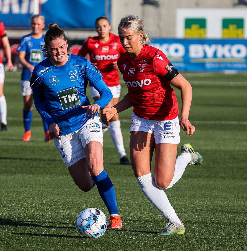 Myndaveisla: Valur vann Stjörnuna í fyrsta leik