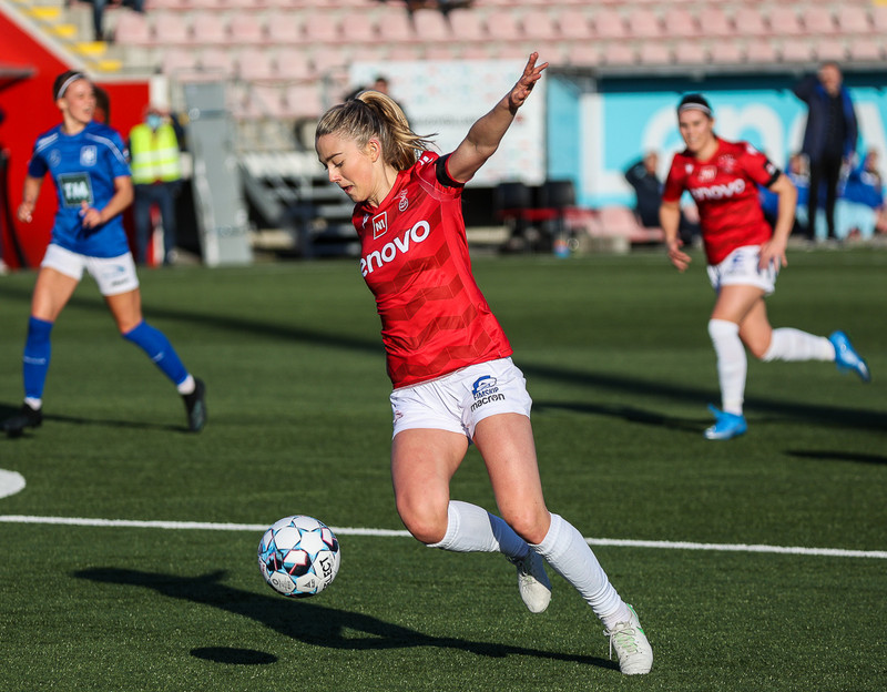 Myndaveisla: Valur vann Stjörnuna í fyrsta leik