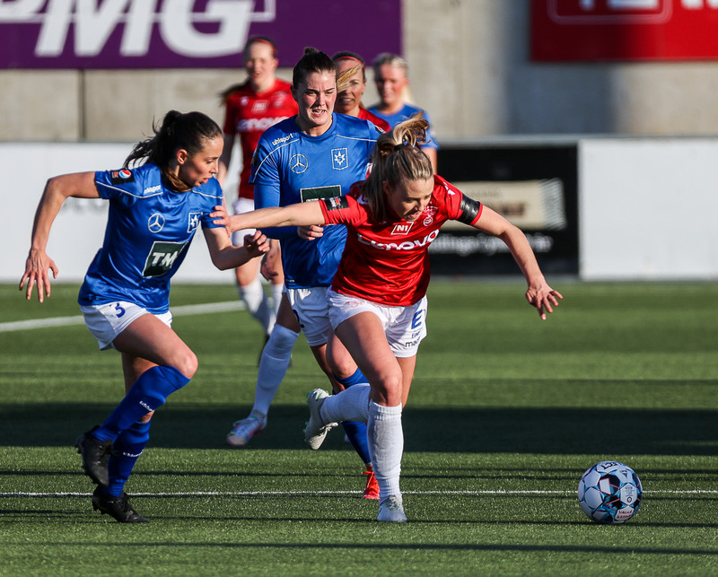 Myndaveisla: Valur vann Stjörnuna í fyrsta leik
