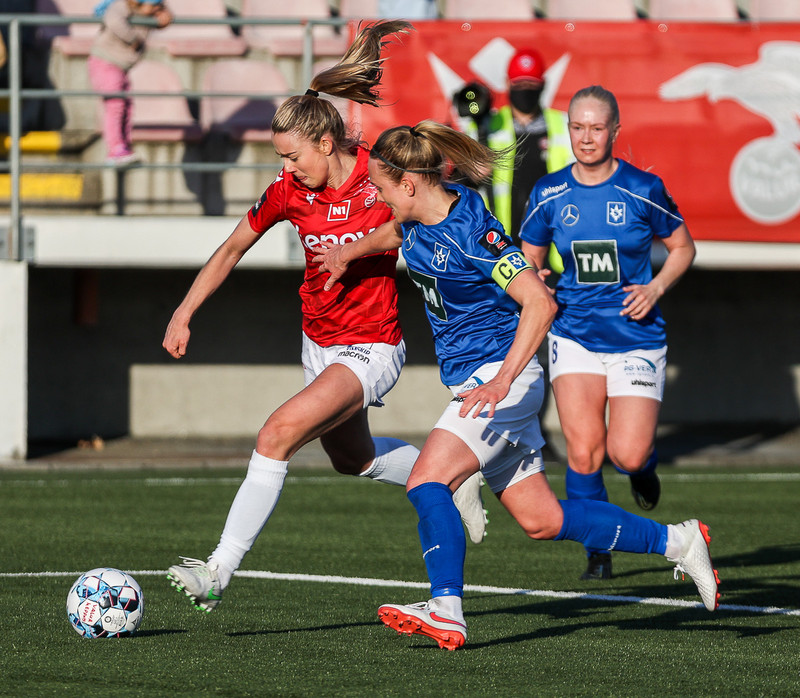 Myndaveisla: Valur vann Stjörnuna í fyrsta leik
