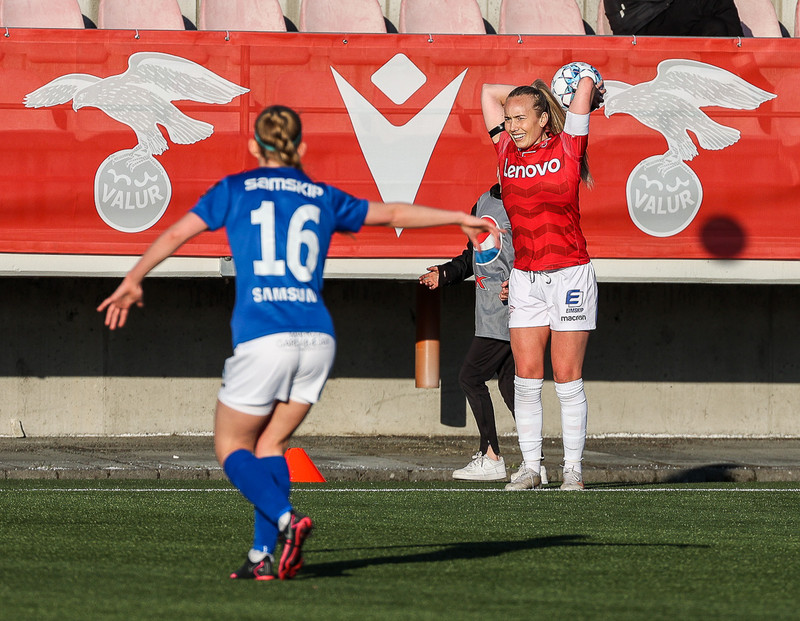 Myndaveisla: Valur vann Stjörnuna í fyrsta leik
