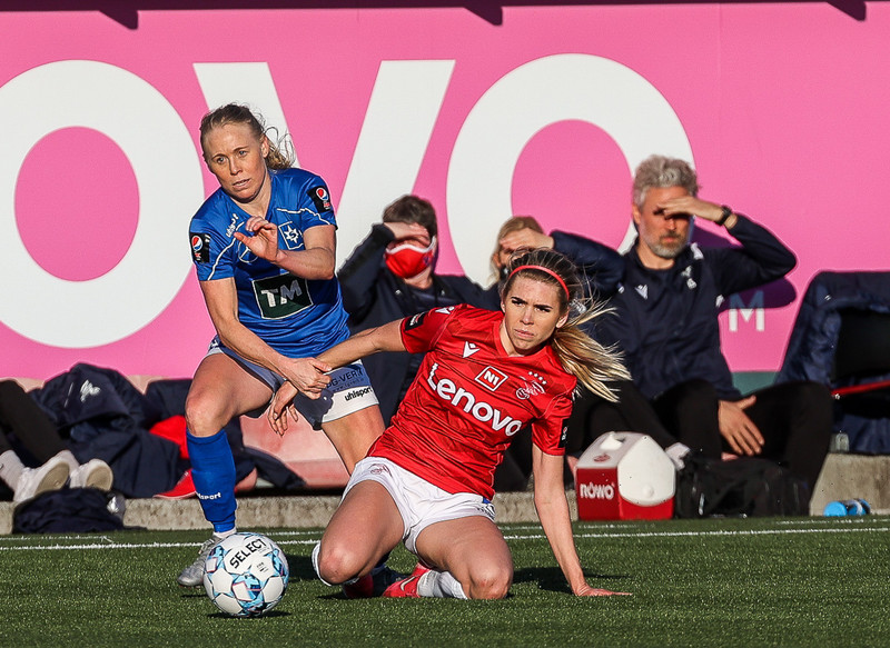 Myndaveisla: Valur vann Stjörnuna í fyrsta leik