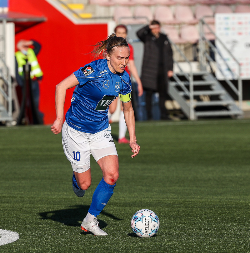 Myndaveisla: Valur vann Stjörnuna í fyrsta leik