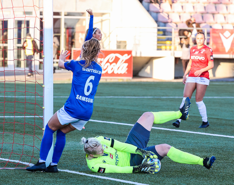Myndaveisla: Valur vann Stjörnuna í fyrsta leik