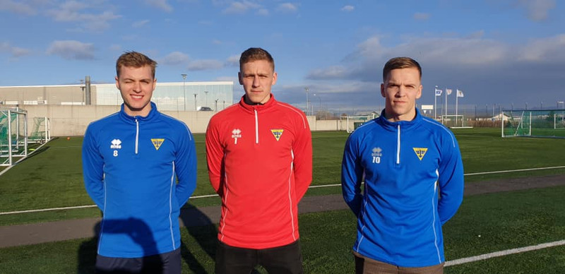 Þrír framlengja