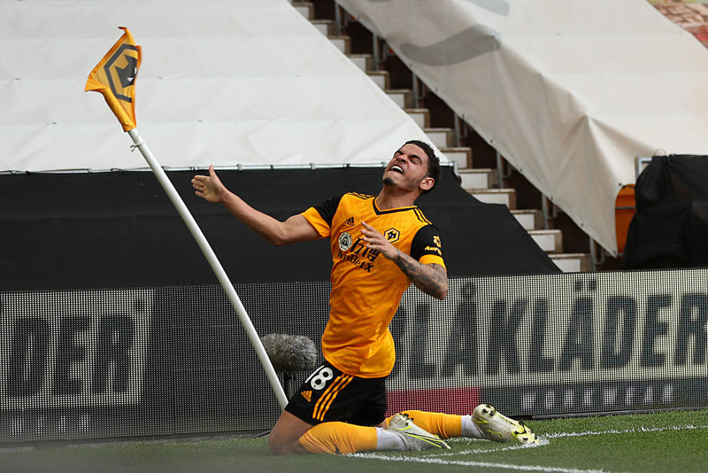 Úlfarnir höfnuði tilboði Forest í Gibbs-White