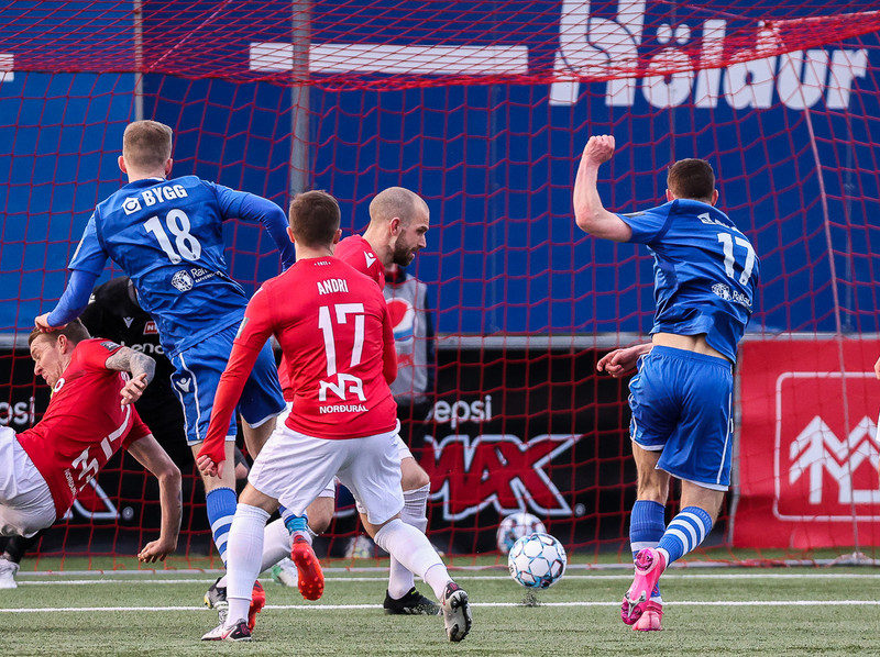 Myndaveisla: Valur vann HK með marki í lokin
