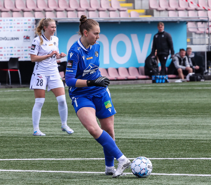 Myndaveisla: Valur vann nauman sigur á Fylki