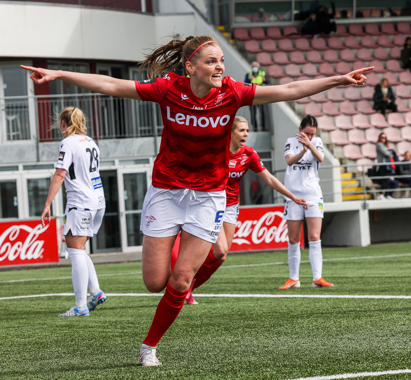 Myndaveisla: Valur vann nauman sigur á Fylki