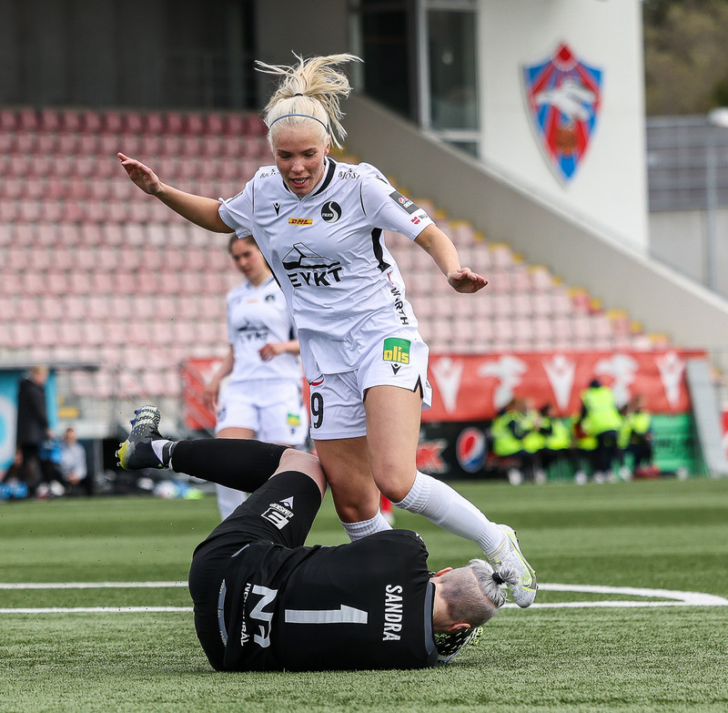 Myndaveisla: Valur vann nauman sigur á Fylki