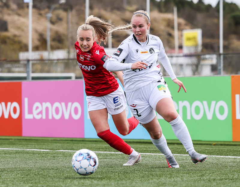 Myndaveisla: Valur vann nauman sigur á Fylki