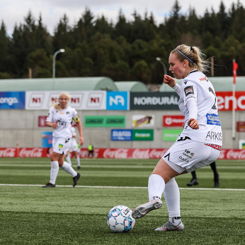 Myndaveisla: Valur vann nauman sigur á Fylki