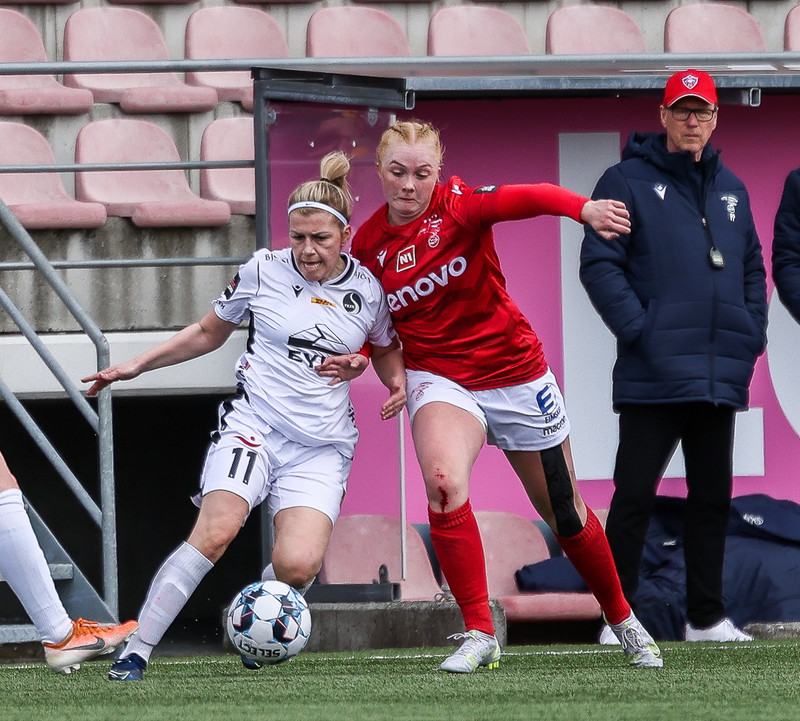 Myndaveisla: Valur vann nauman sigur á Fylki
