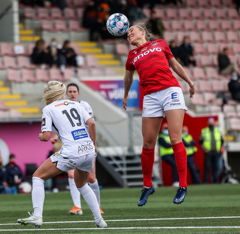 Myndaveisla: Valur vann nauman sigur á Fylki