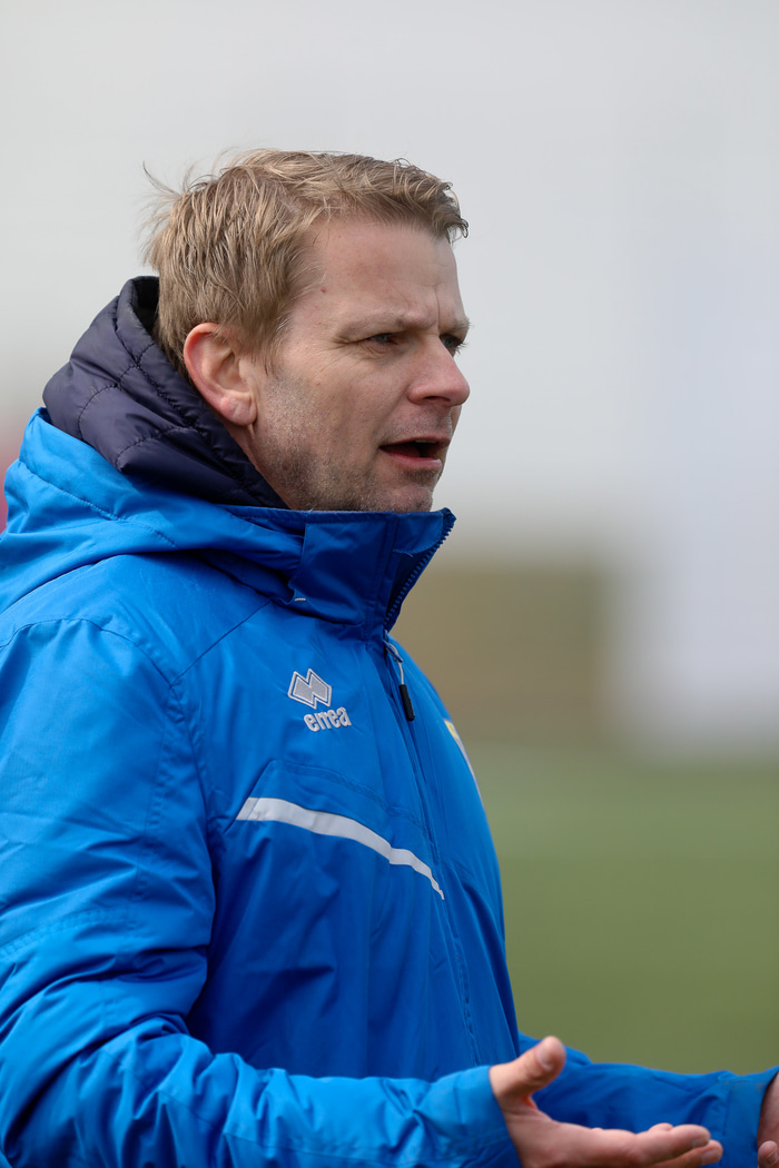 Gústi verður væntanlega úlpulaus í blíðunni á sunnudag