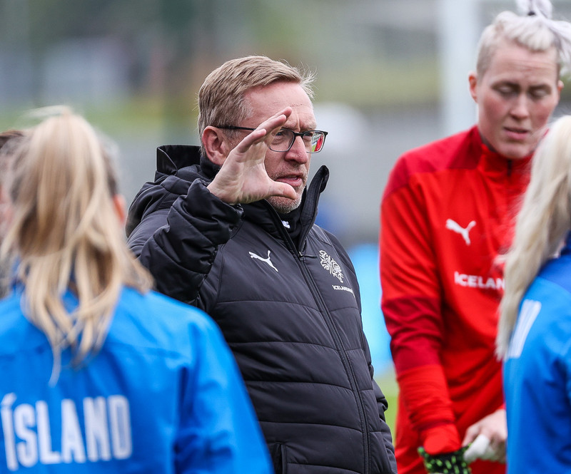 Myndaveisla frá æfingu kvennalandsliðsins í gær