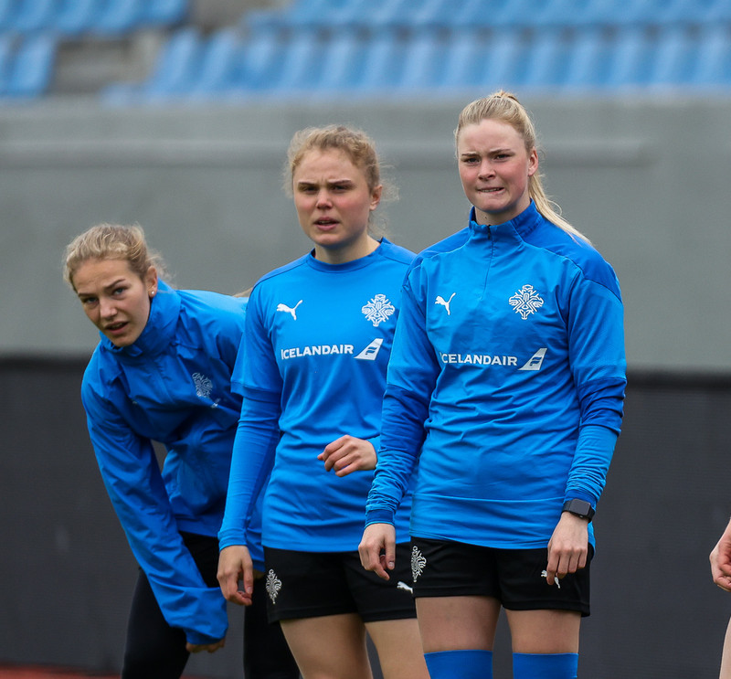 Myndaveisla frá æfingu kvennalandsliðsins í gær